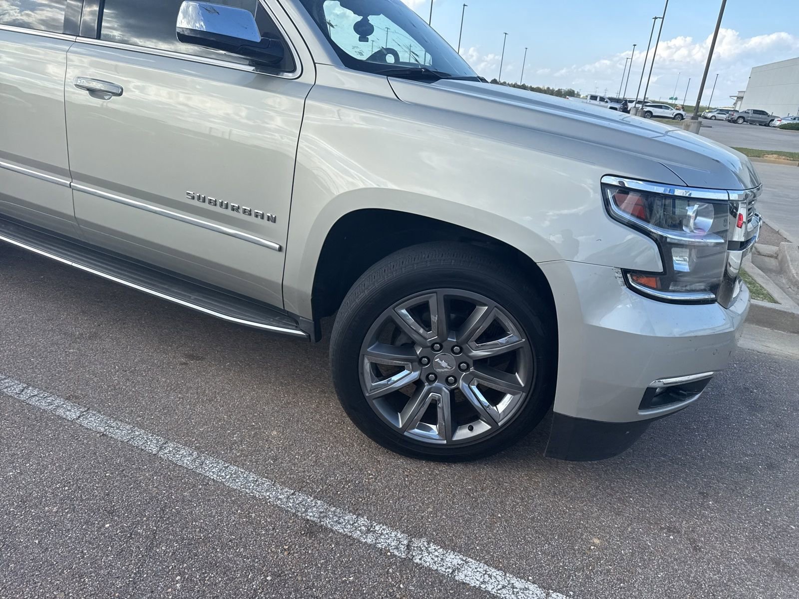 Used 2016 Chevrolet Suburban LTZ image 4