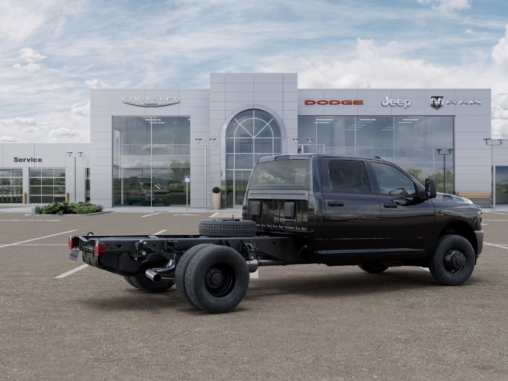 New 2026 RAM 3500 Tradesman AWD/4WD image 4