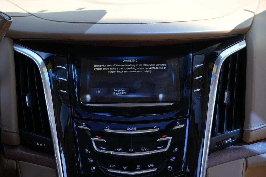 Used 2015 Cadillac Escalade ESV Platinum AWD/4WD image 41
