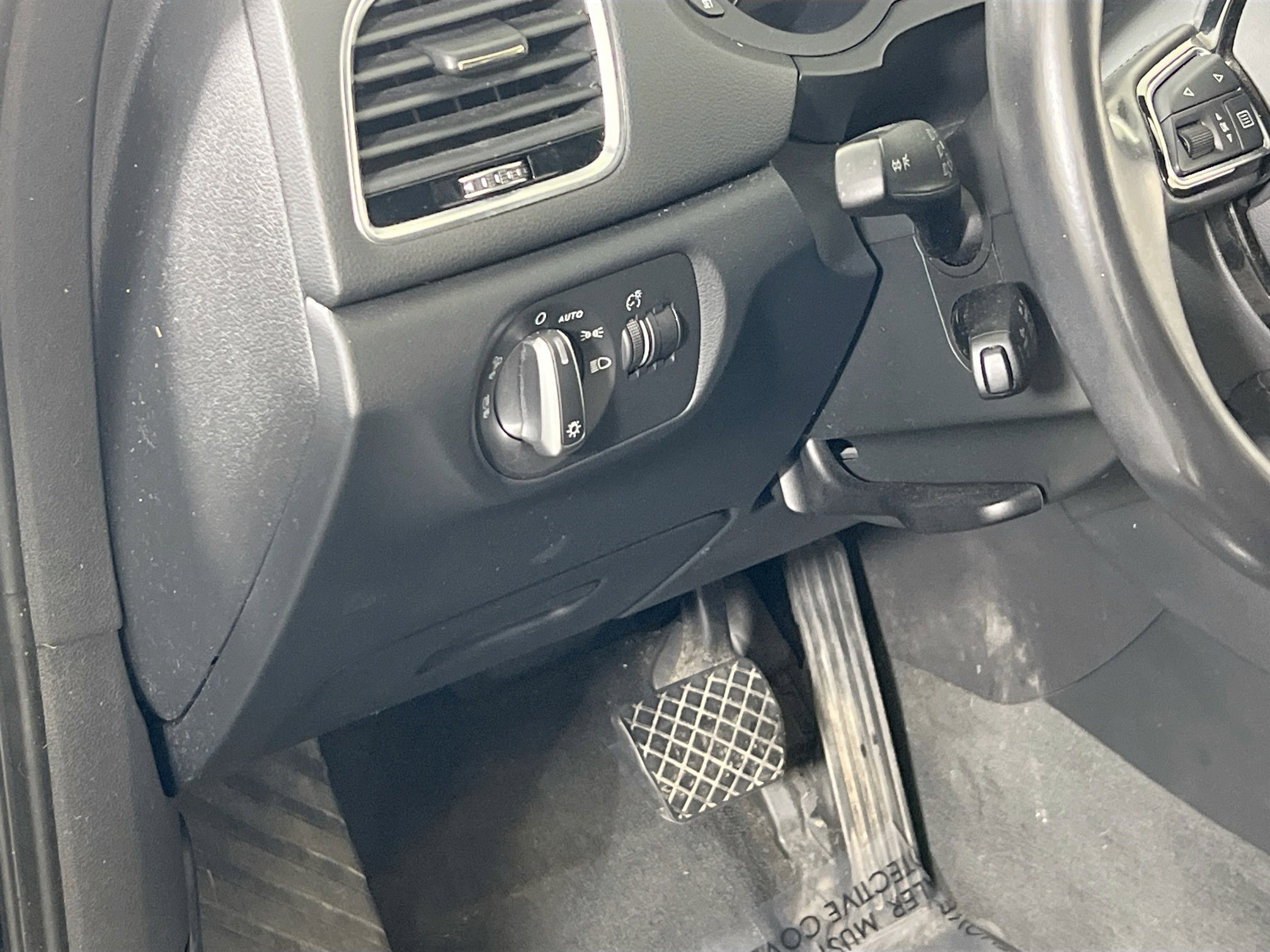 Used 2018 Audi Q3 2.0T Premium w/ Convenience Package image 10