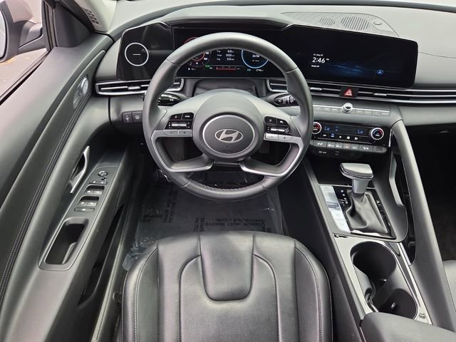 Used 2025 Hyundai Elantra Limited FWD image 14
