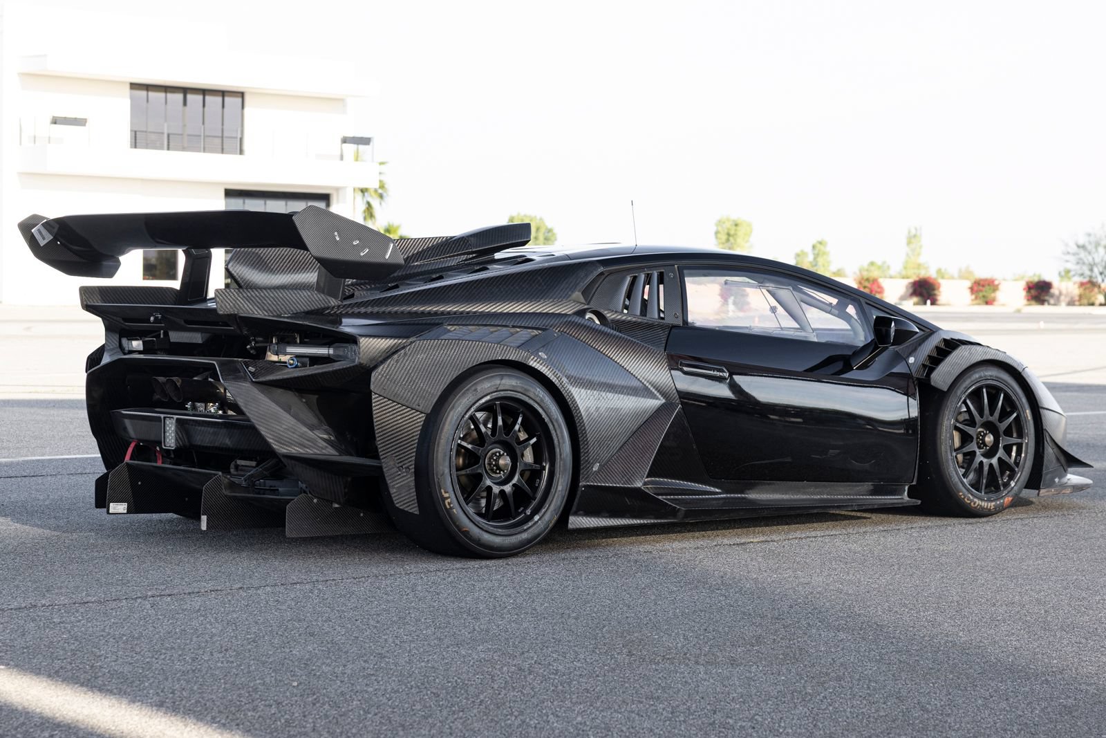 Used 2022 Lamborghini Huracan EVO RWD image 4