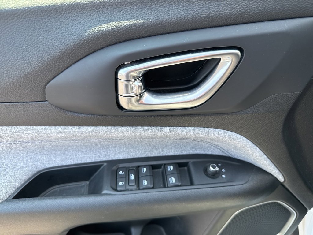 Used 2022 Jeep Compass Latitude image 24