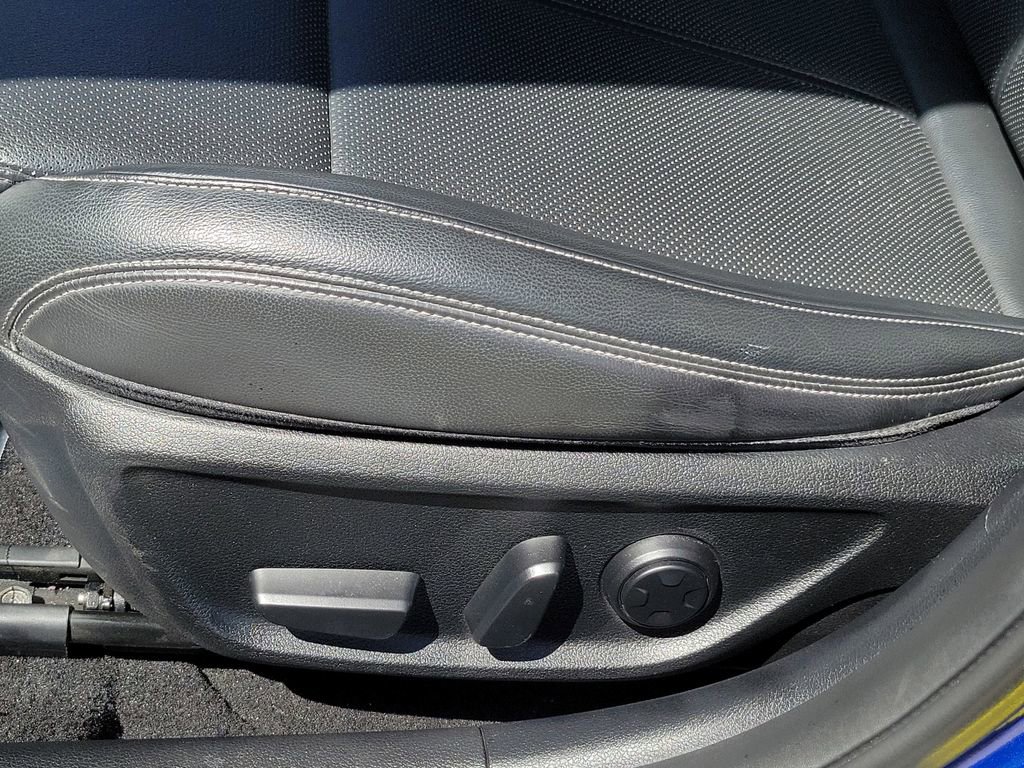 Used 2020 Genesis G70 2.0T RWD image 23