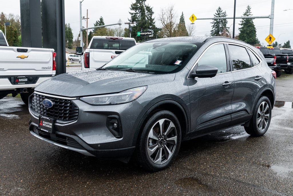 Used 2024 Ford Escape Platinum image 3