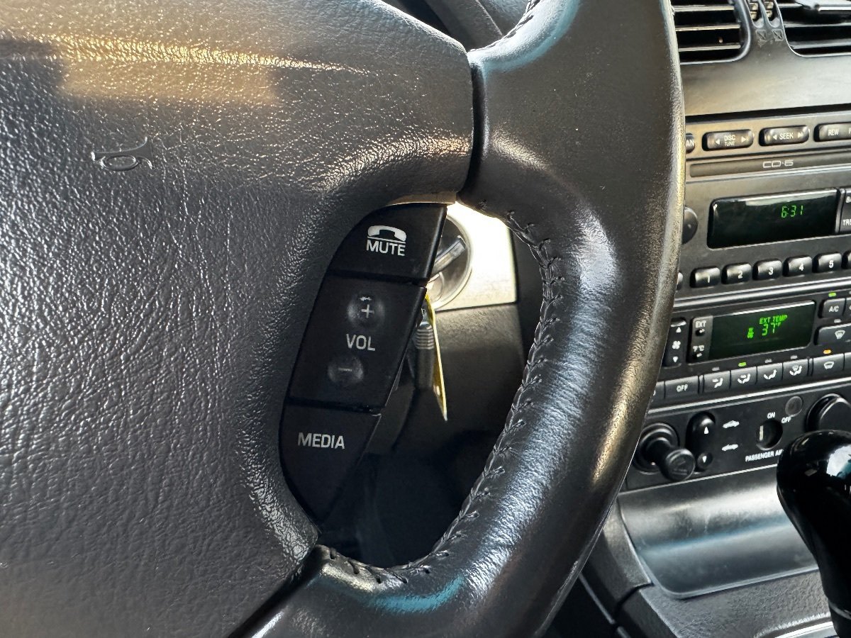 Used 2002 Ford Thunderbird Deluxe RWD image 24