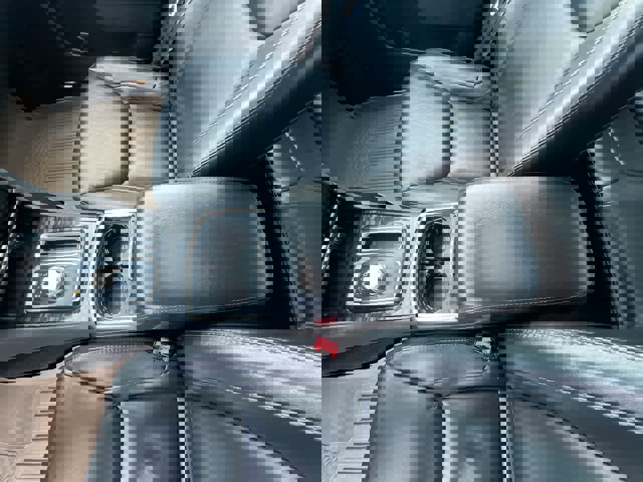 Used 2016 Chrysler 300 Limited w/ Driver Convenience Group image 21