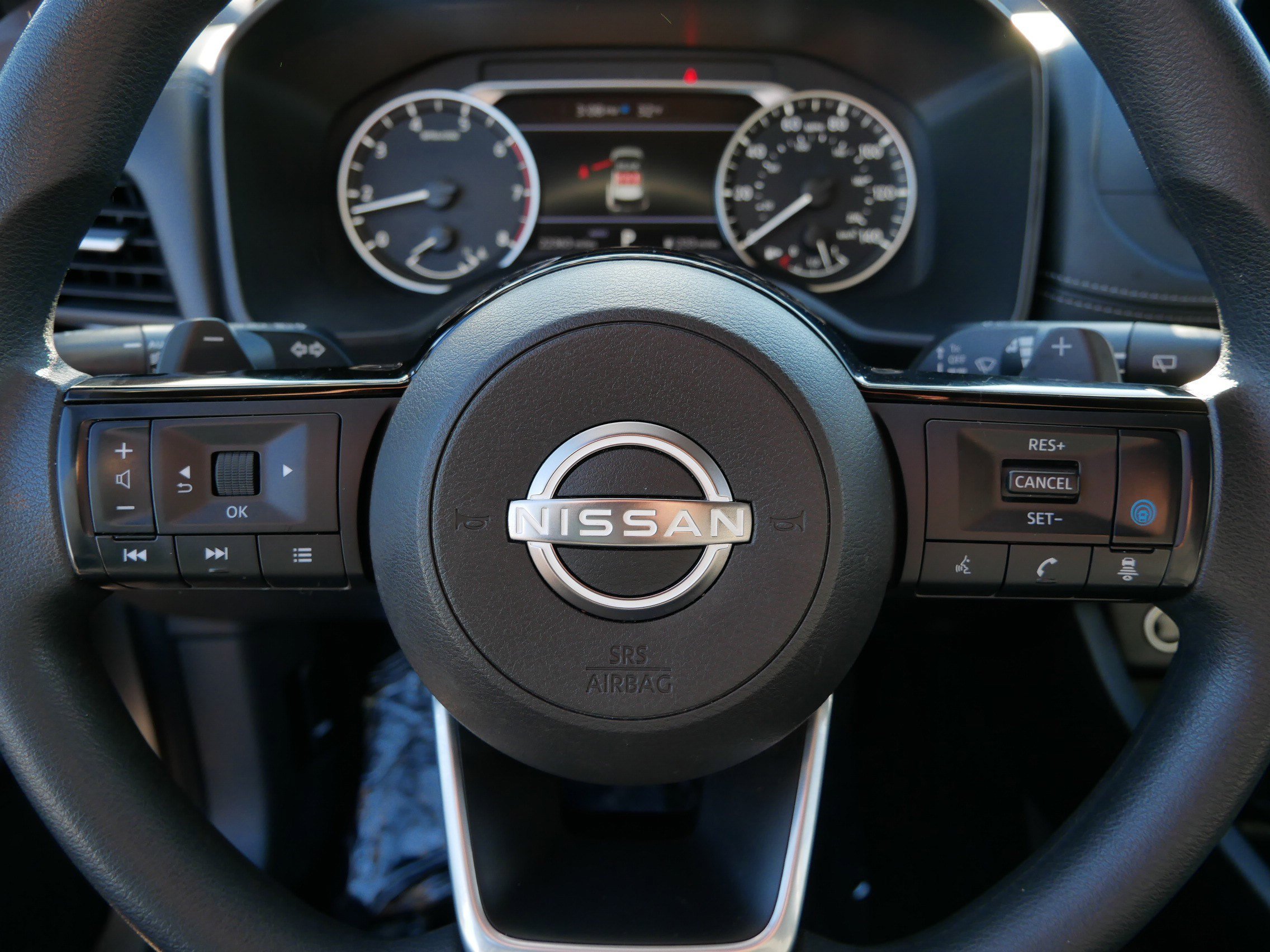 Used 2023 Nissan Rogue SV image 25