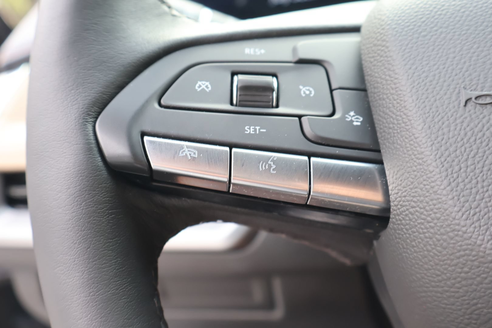 Certified 2024 Cadillac XT4 Luxury FWD image 22
