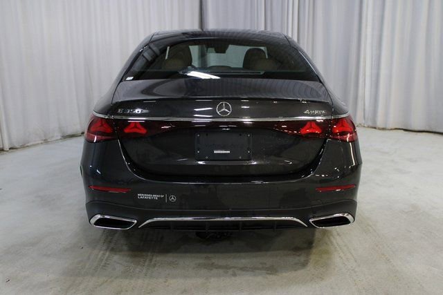 Used 2024 Mercedes-Benz E 350 4MATIC Sedan image 5