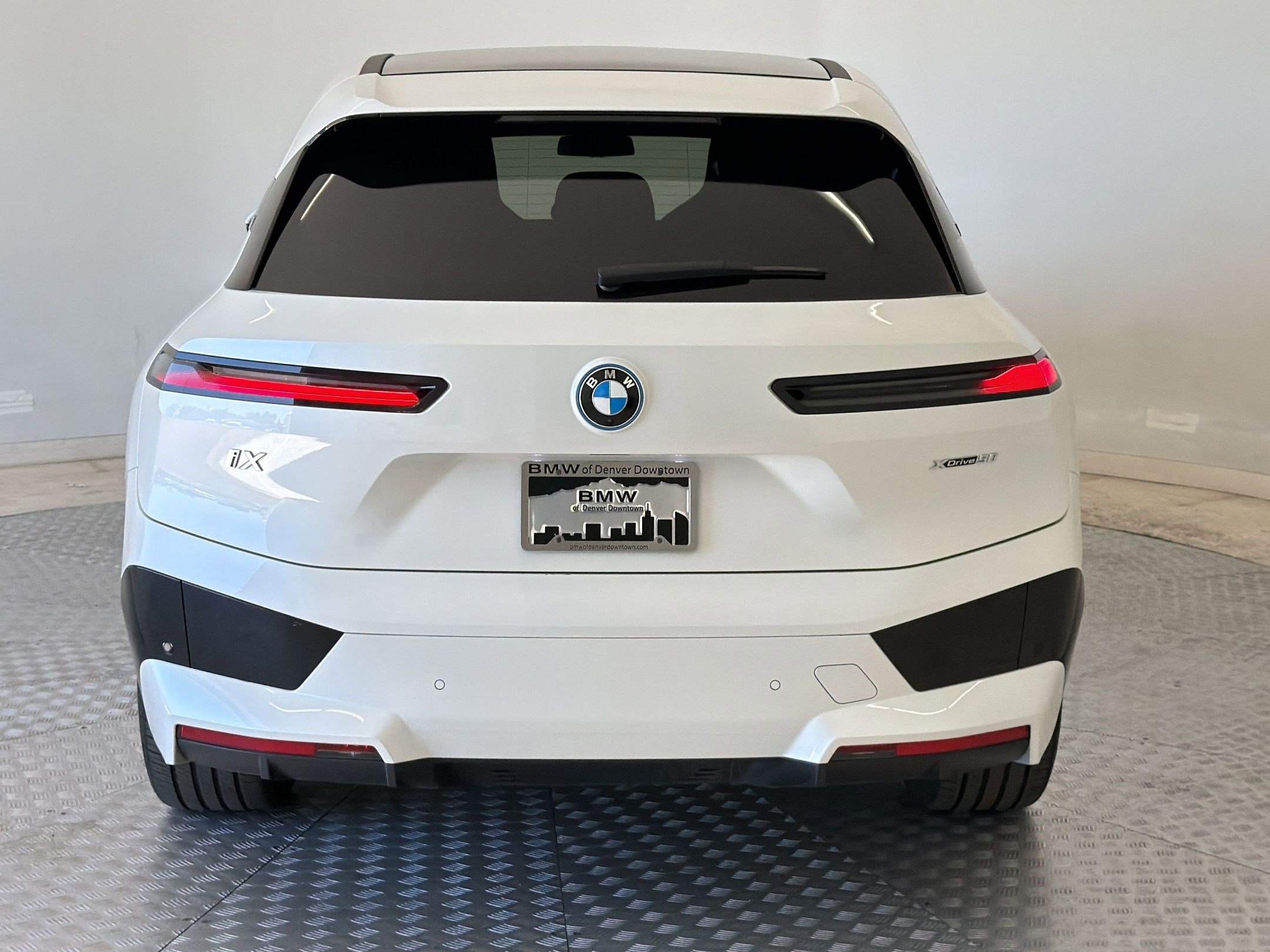Certified 2024 BMW iX xDrive50 w/ Premium Package AWD/4WD image 10