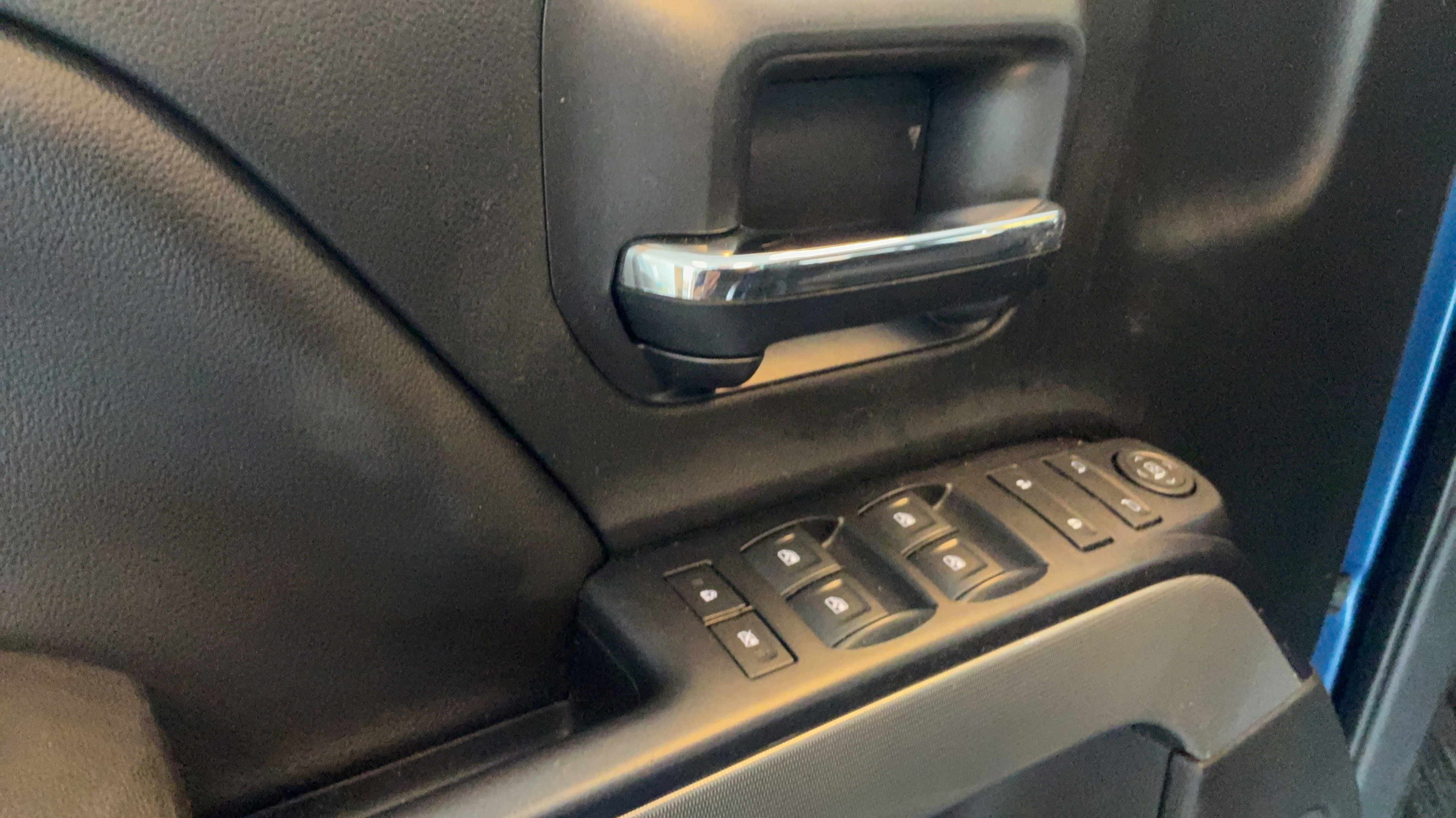 Used 2018 Chevrolet Silverado 1500 LT w/ All Star Edition AWD/4WD image 20