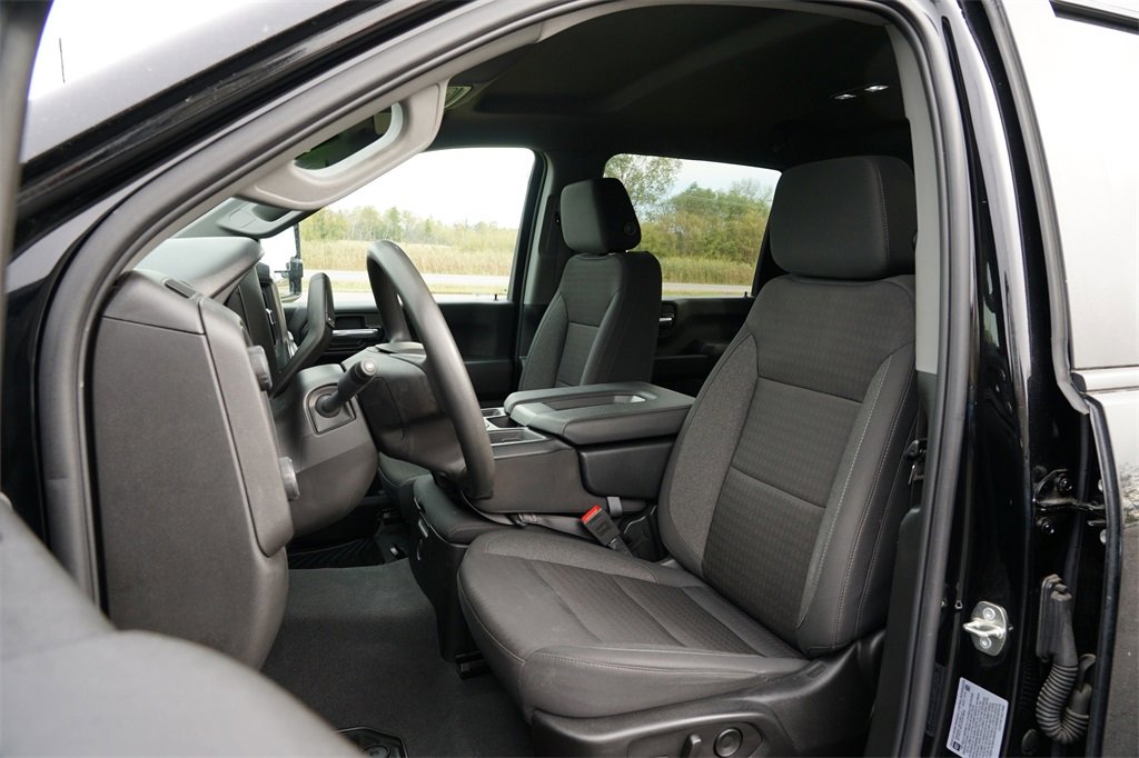 Used 2024 Chevrolet Silverado 2500 Custom w/ Custom Value Package image 13