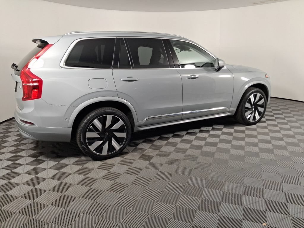 Certified 2025 Volvo XC90 T8 Plus w/ Protection Package AWD/4WD image 10