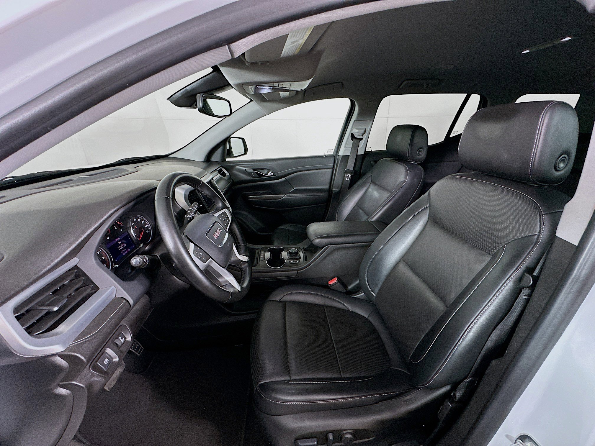 Used 2023 GMC Acadia SLT image 13