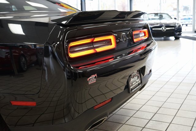 Used 2019 Dodge Challenger SXT image 13