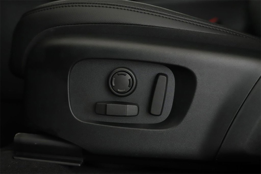 New 2024 Land Rover Range Rover Evoque Dynamic SE image 18