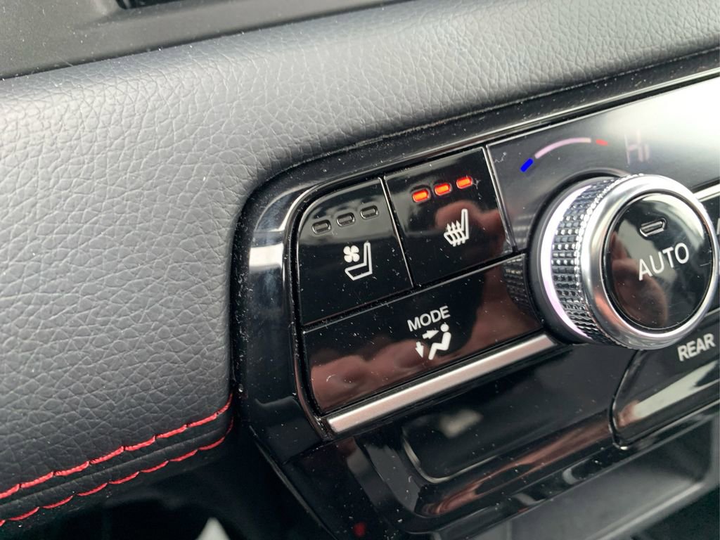 Used 2025 Honda Pilot Black Edition image 44