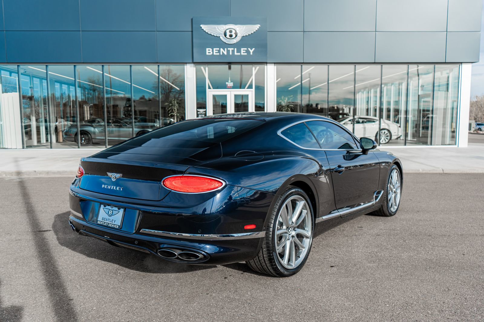Used 2022 Bentley Continental GT image 3