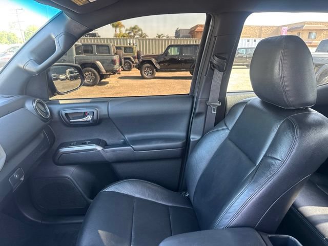 Used 2023 Toyota Tacoma SR5 RWD image 33