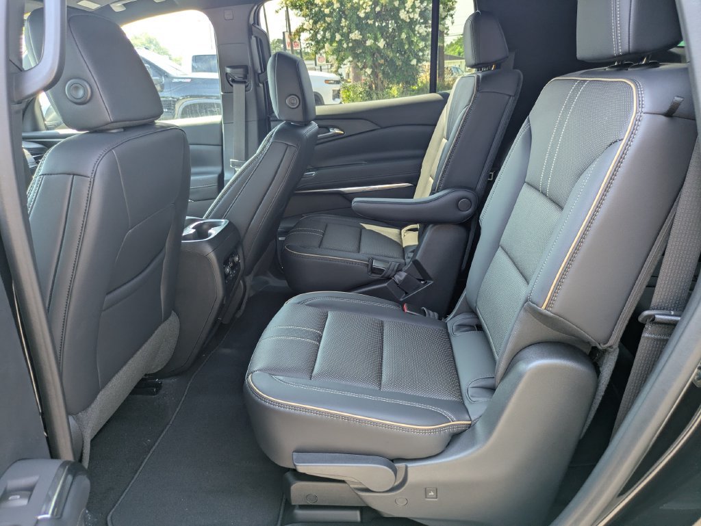 New 2026 Chevrolet Traverse RS FWD image 16
