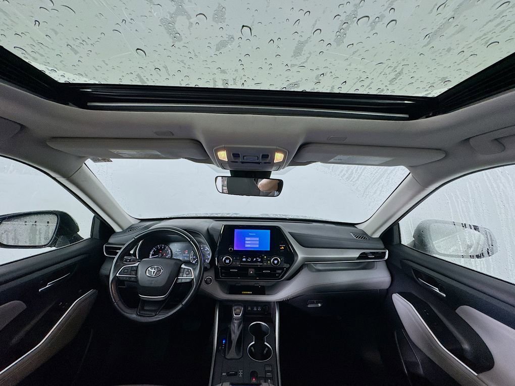 Used 2023 Toyota Highlander XLE image 36