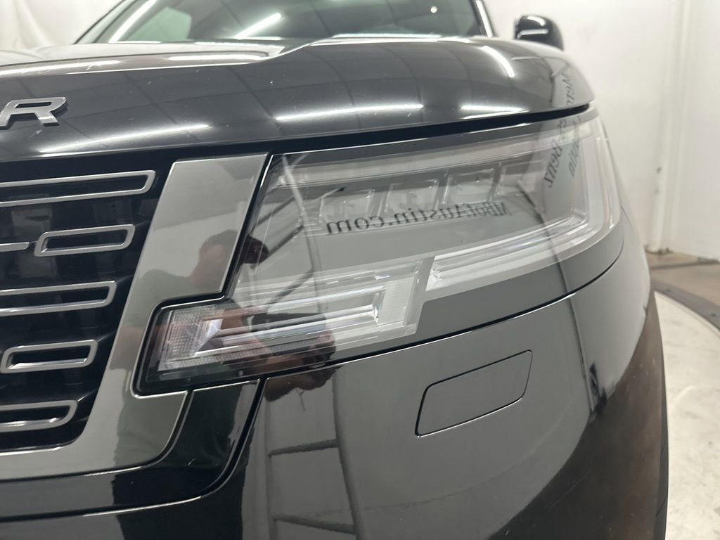 Used 2025 Land Rover Range Rover Long Wheelbase SE image 29