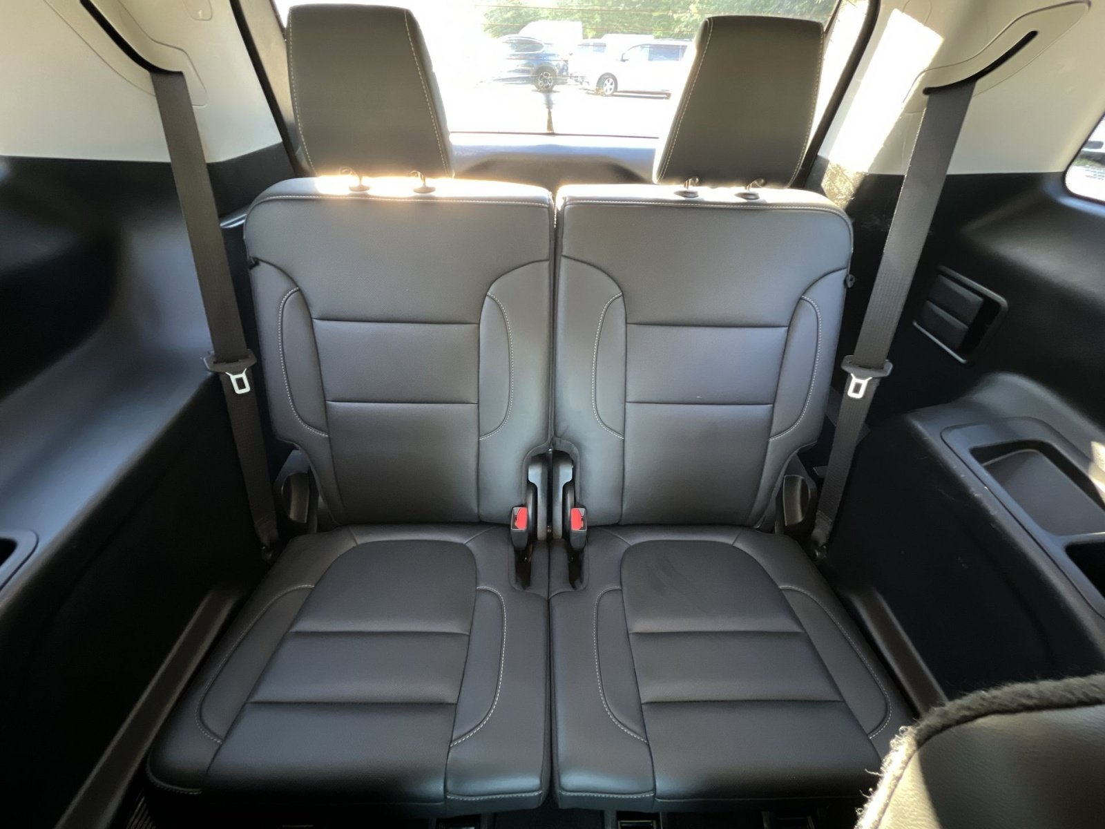 Used 2023 GMC Acadia SLT AWD/4WD image 30