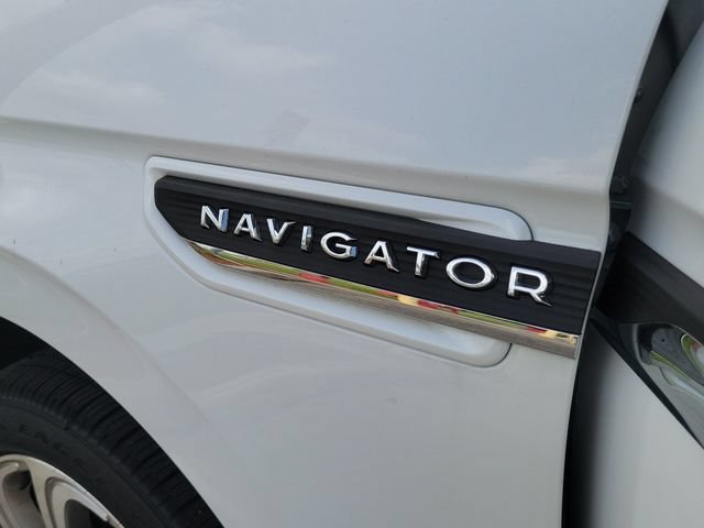 Certified 2022 Lincoln Navigator L Reserve RWD image 8