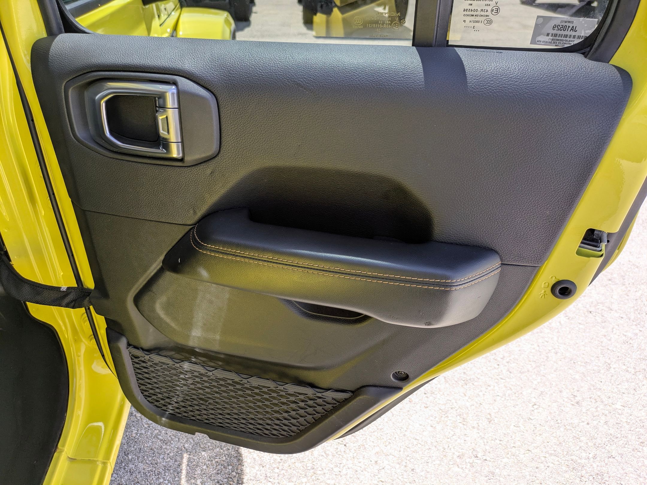 Used 2024 Jeep Wrangler Sahara AWD/4WD image 28