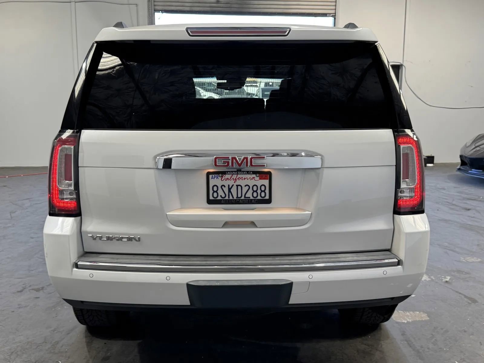 Used 2016 GMC Yukon Denali w/ Open Road Package AWD/4WD image 3