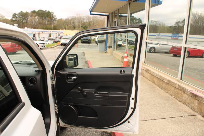 Used 2014 Jeep Patriot Sport FWD image 16