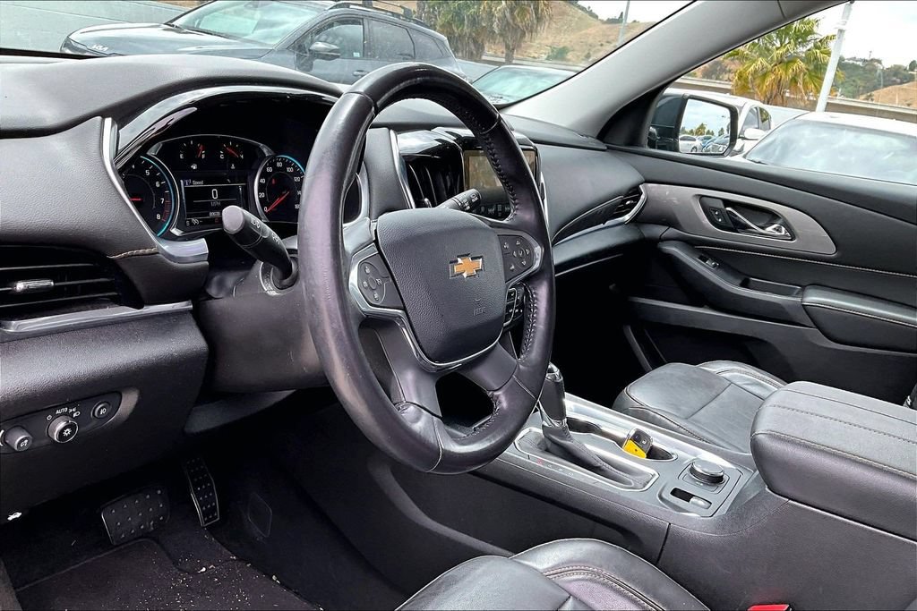 Used 2019 Chevrolet Traverse LT w/ LPO, Cargo Package FWD image 9