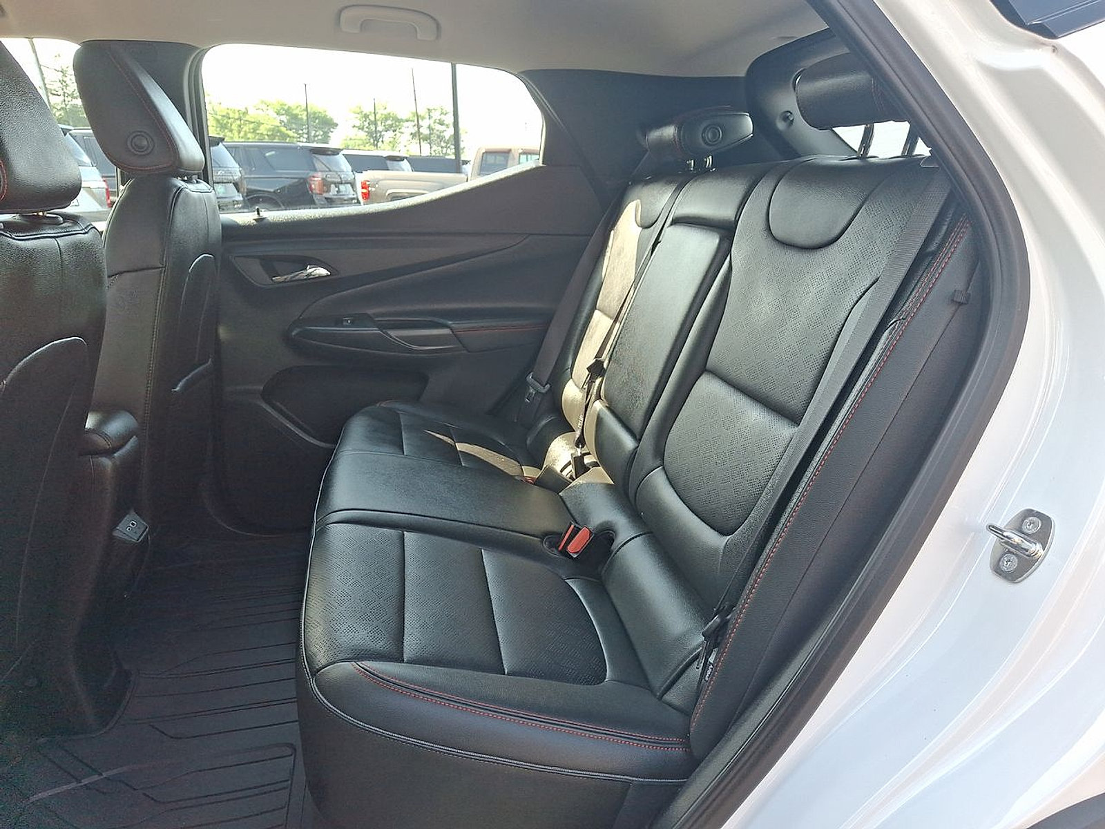 Certified 2023 Chevrolet Bolt EUV LT w/ Convenience Package FWD image 20