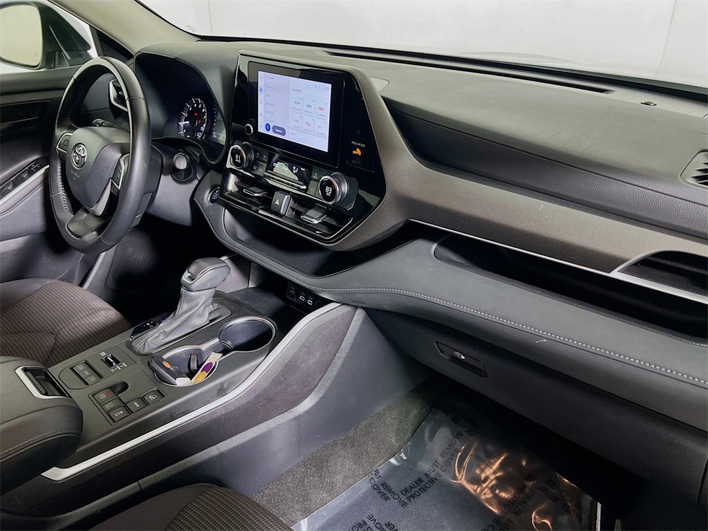 Certified 2024 Toyota Highlander LE image 26