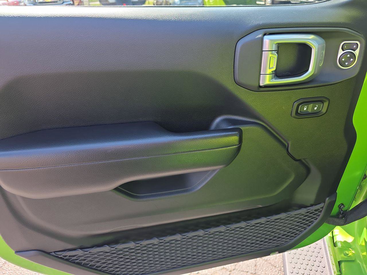 Used 2019 Jeep Wrangler Sport image 5