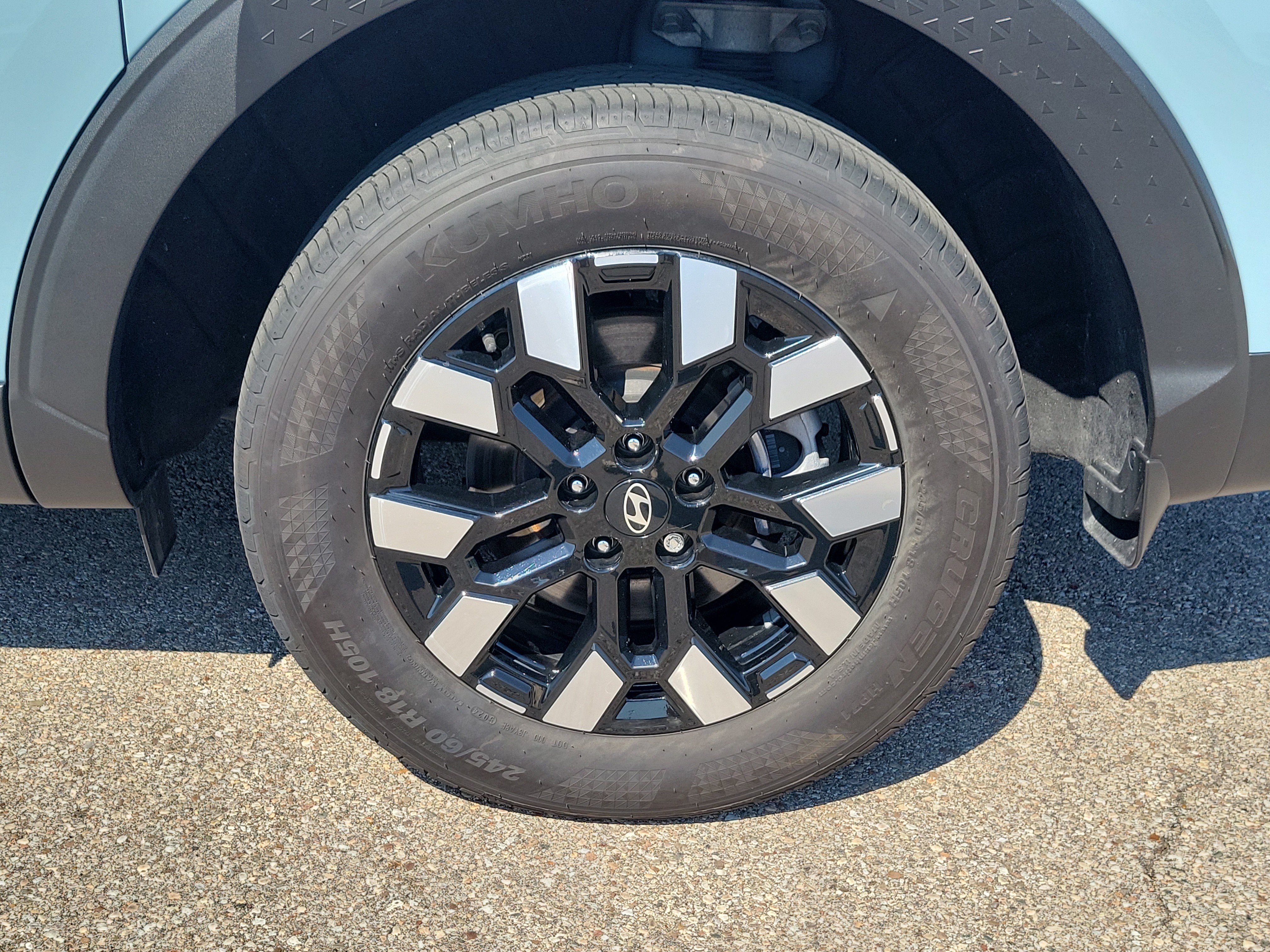 Used 2025 Hyundai Santa Cruz SE AWD/4WD image 5