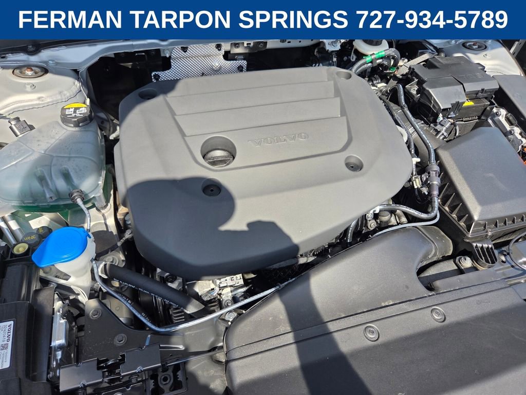 Certified 2025 Volvo XC40 B5 Plus image 21