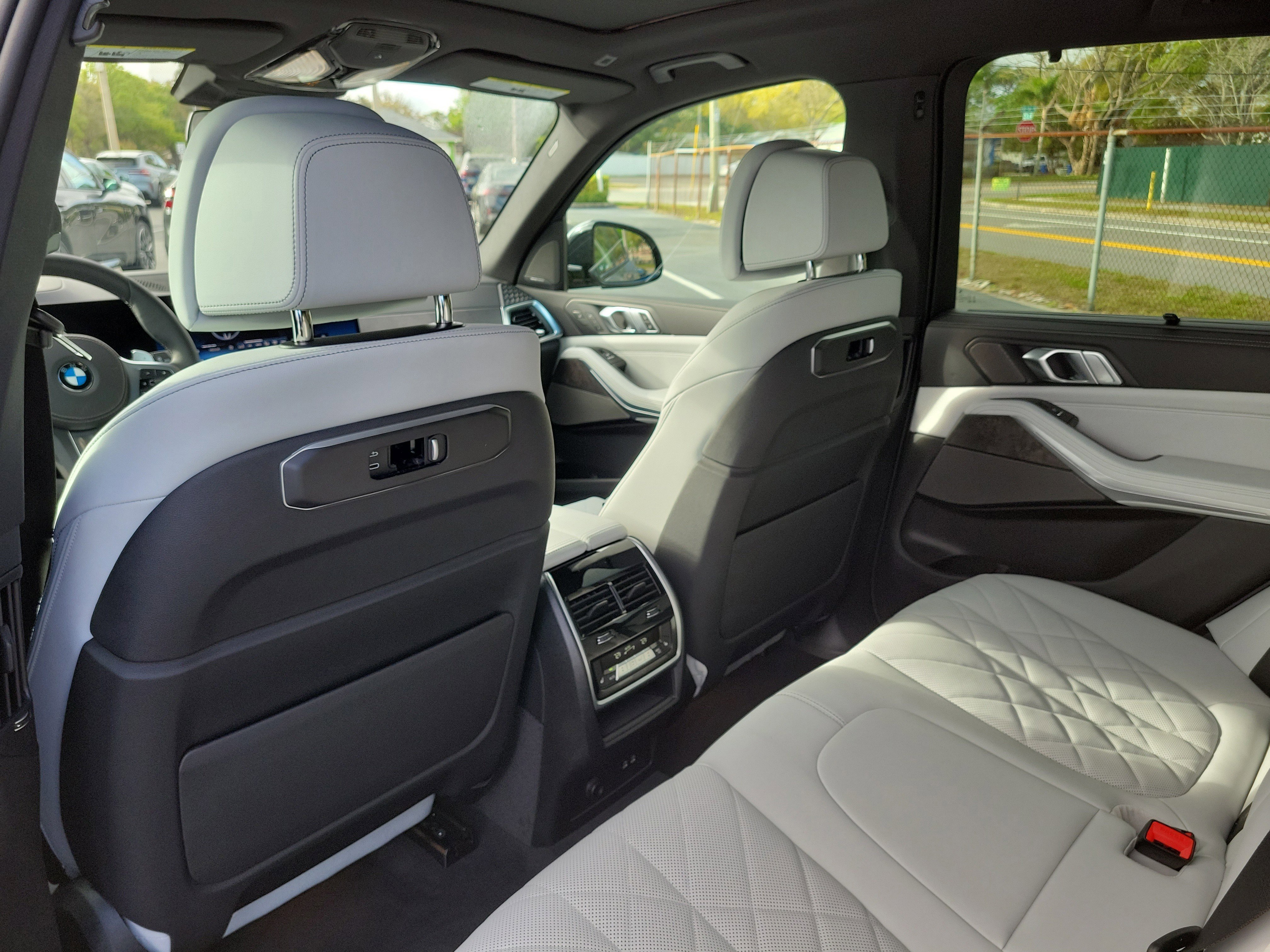 New 2026 BMW X5 xDrive40i w/ M Sport Package image 9