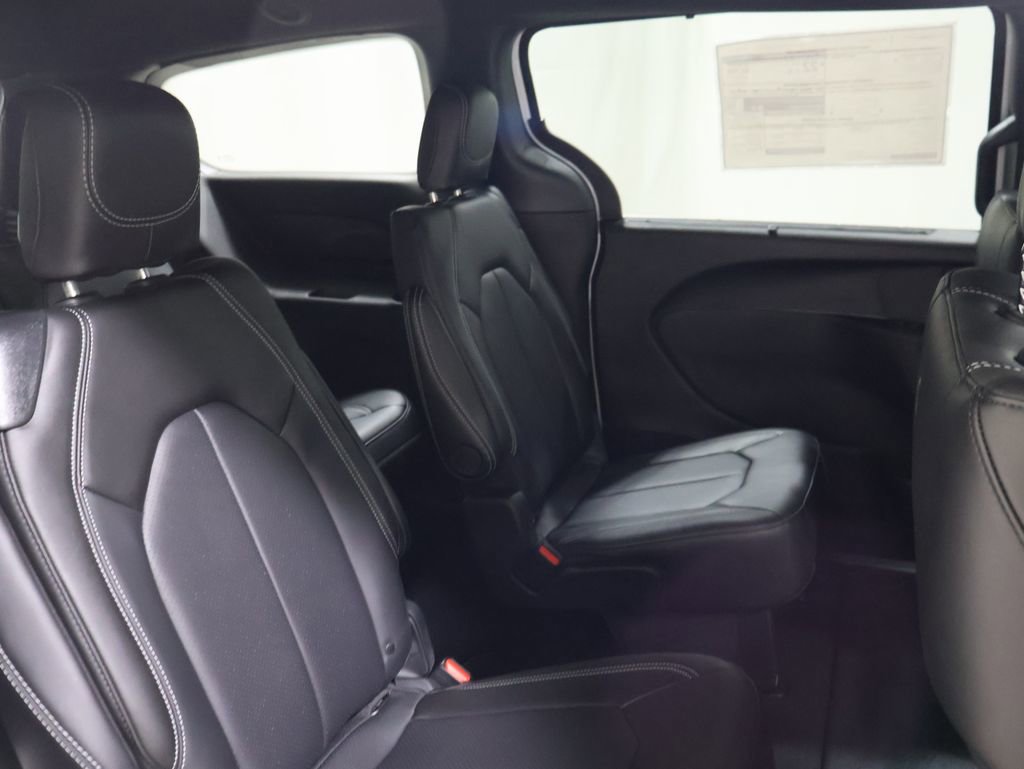 New 2026 Chrysler Voyager LX image 14