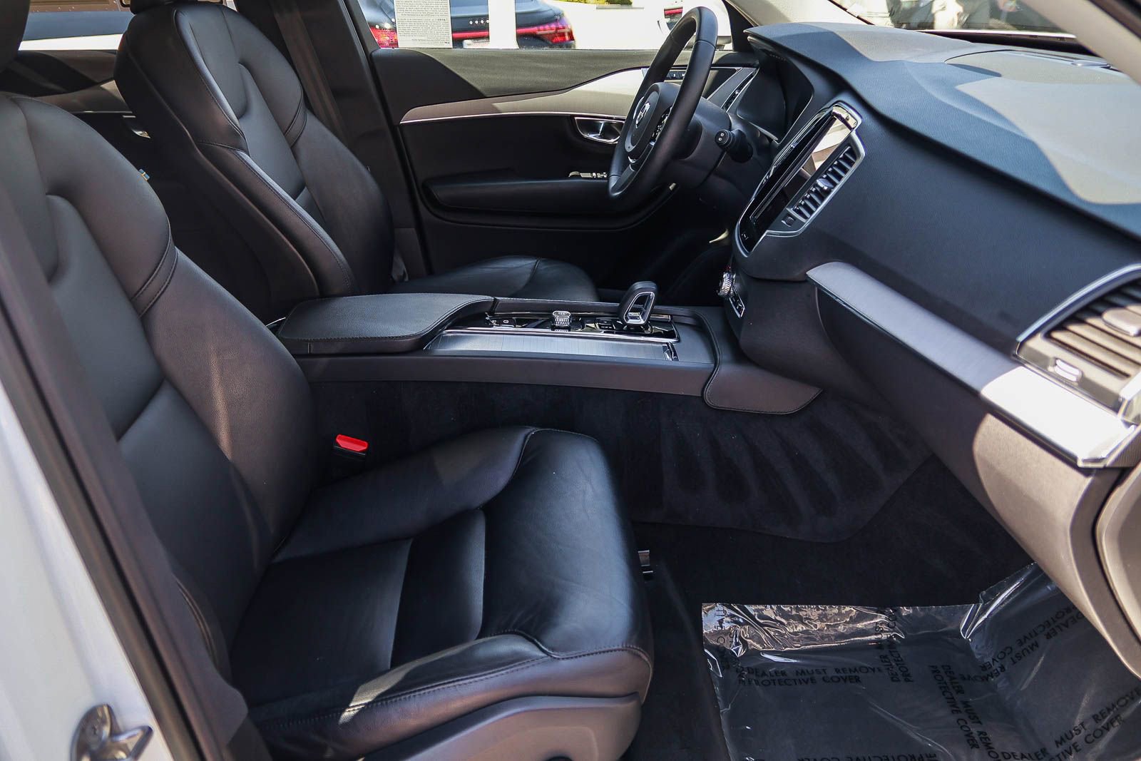 Used 2023 Volvo XC90 B5 Core image 18