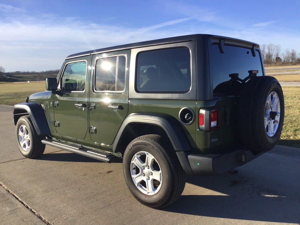 Used 2023 Jeep Wrangler Sport S image 4