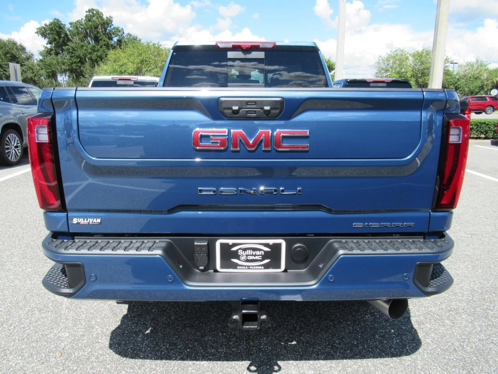 New 2026 GMC Sierra 2500 Denali w/ Denali Reserve Package AWD/4WD image 8