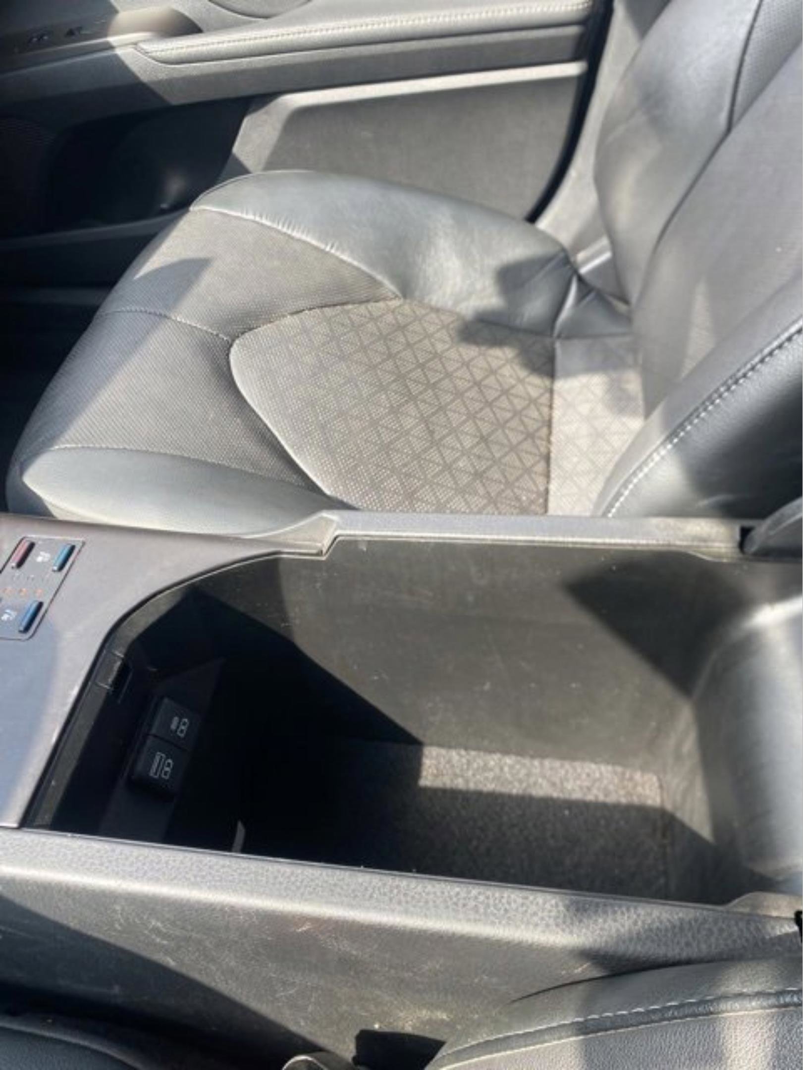 Used 2022 Toyota Camry XSE w/ Navigation Package image 28