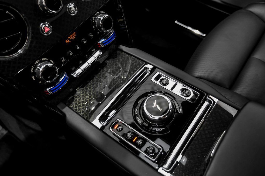 Used 2023 Rolls-Royce Cullinan Black Badge w/ Driver's Package image 23