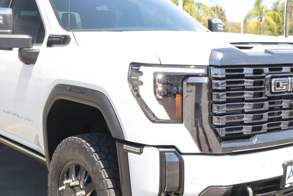Used 2024 GMC Sierra 3500 Denali Ultimate AWD/4WD image 9