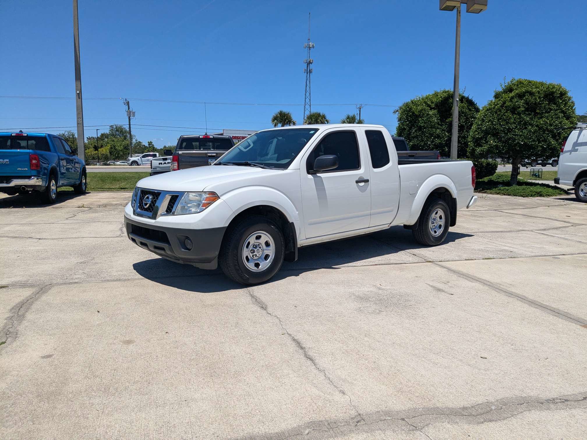 Used 2019 Nissan Frontier S RWD image 8