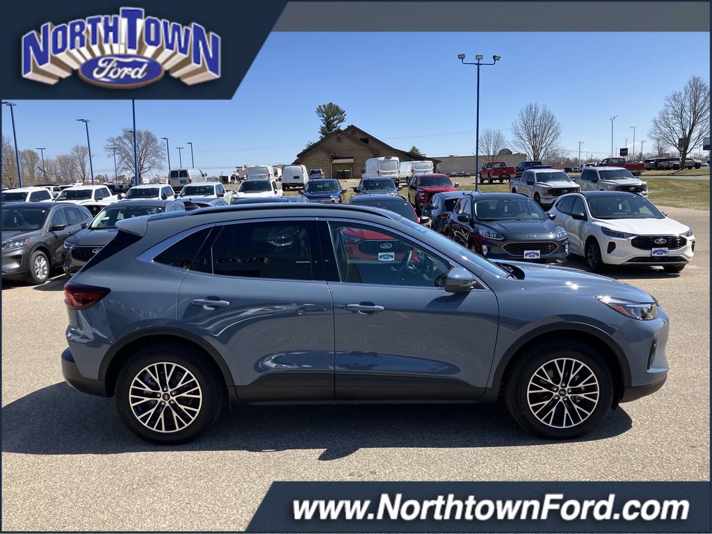 Used 2025 Ford Escape SE w/ PHEV Premium Package