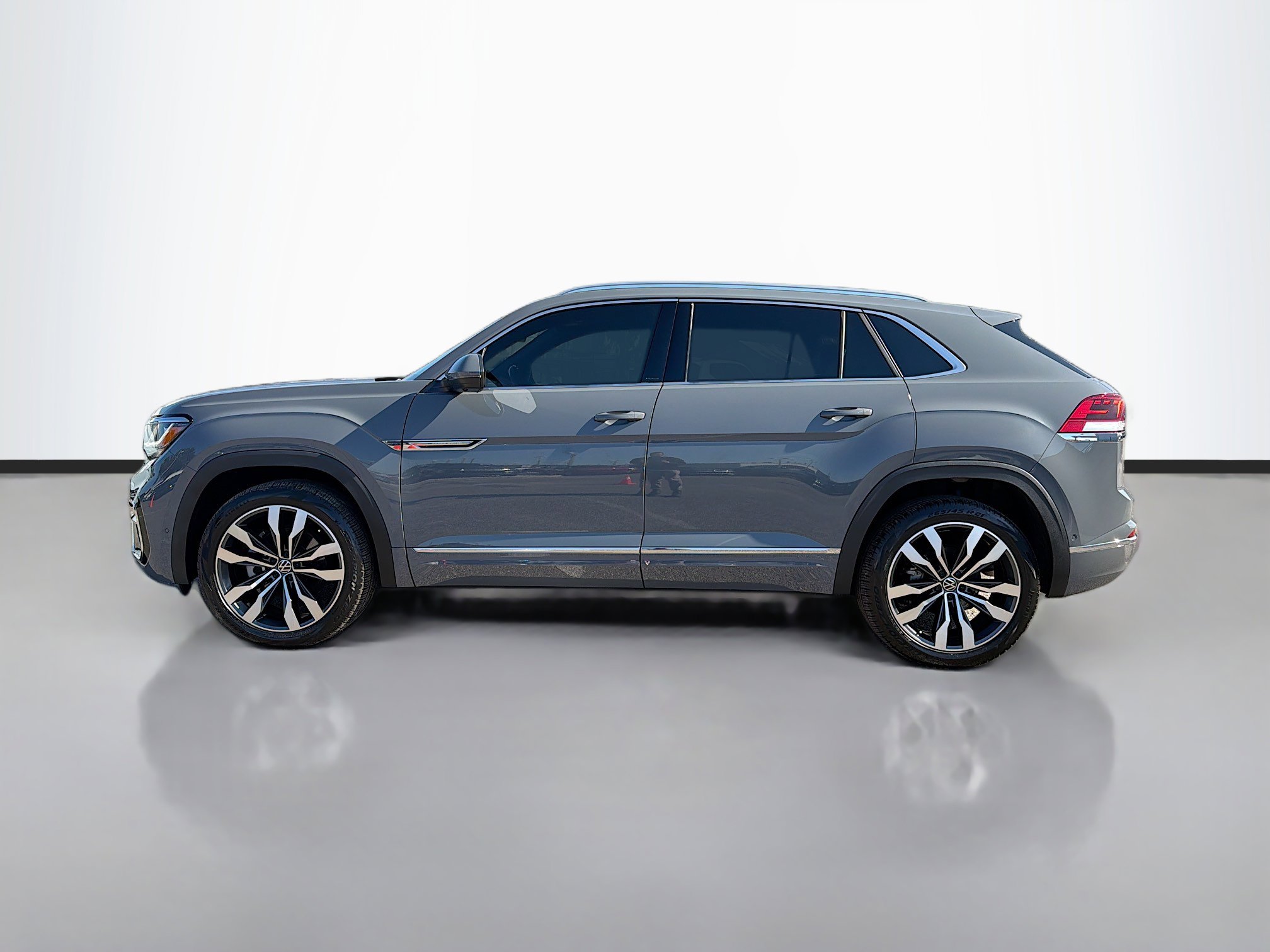 Used 2023 Volkswagen Atlas Cross Sport SEL Premium R-Line image 6