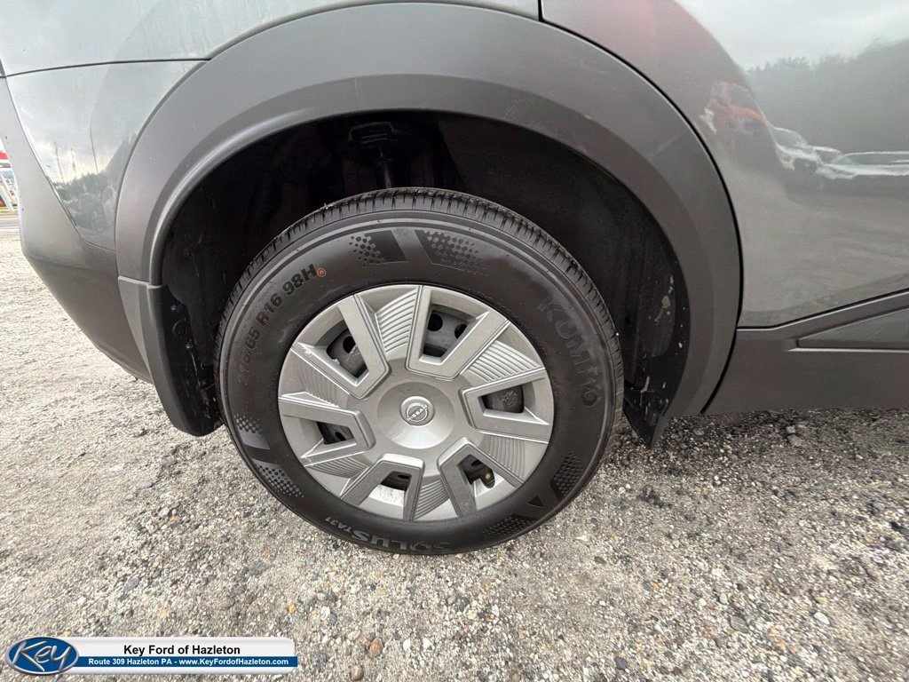 Used 2025 Nissan Kicks S AWD/4WD image 13